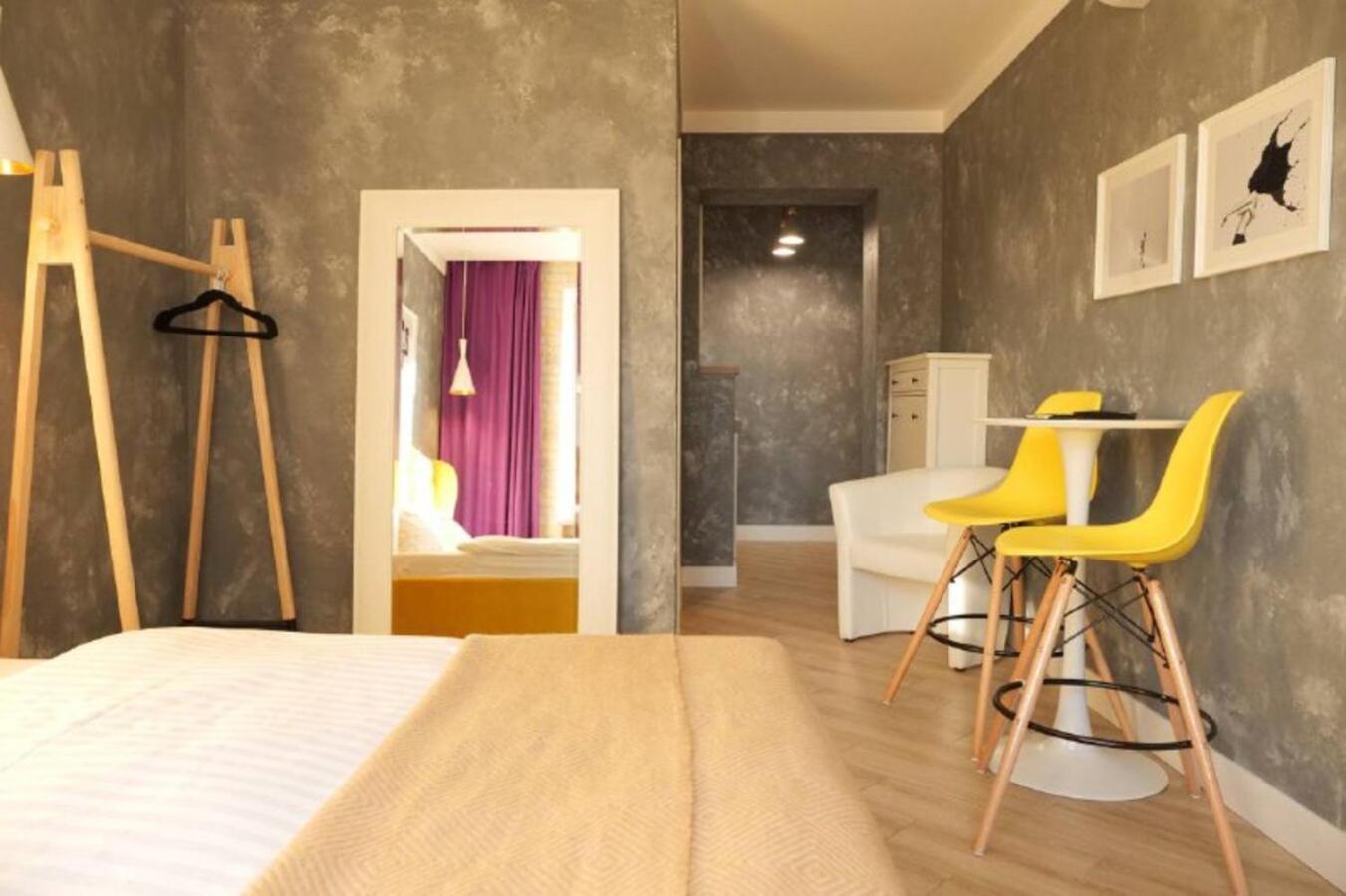 Freedom Apartments In City Center Kyiv Exterior photo